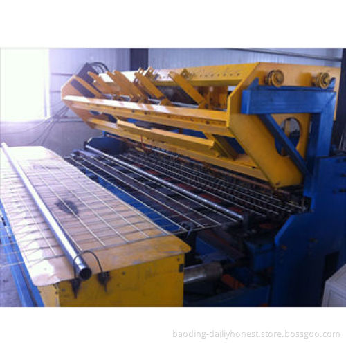 Automatic Welded Wire Mesh Machine, Measures 1.8 x 2.5 x 1.8m, Mesh Opening is 50 x 50-500 x 500mm